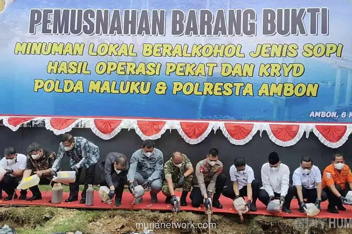 Polda Maluku Musnahkan Ribuan Liter Sopi Hasil Operasi Gabungan