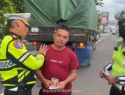 Polda Metro Jaya Tilang dan Putar Balik Truk Sumbu 3 yang Langgar Larangan Mudik di Tol JORR