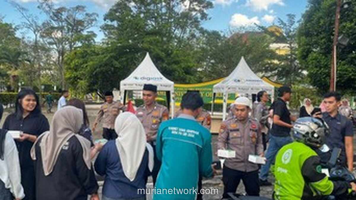 Polri Bagikan 450 Takjil Gratis ke Mahasiswa di Tiga Kampus Pekanbaru