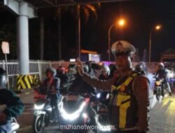 Polisi Kawal Ratusan Pemudik Motor di Bakauheni untuk Jamin Keamanan