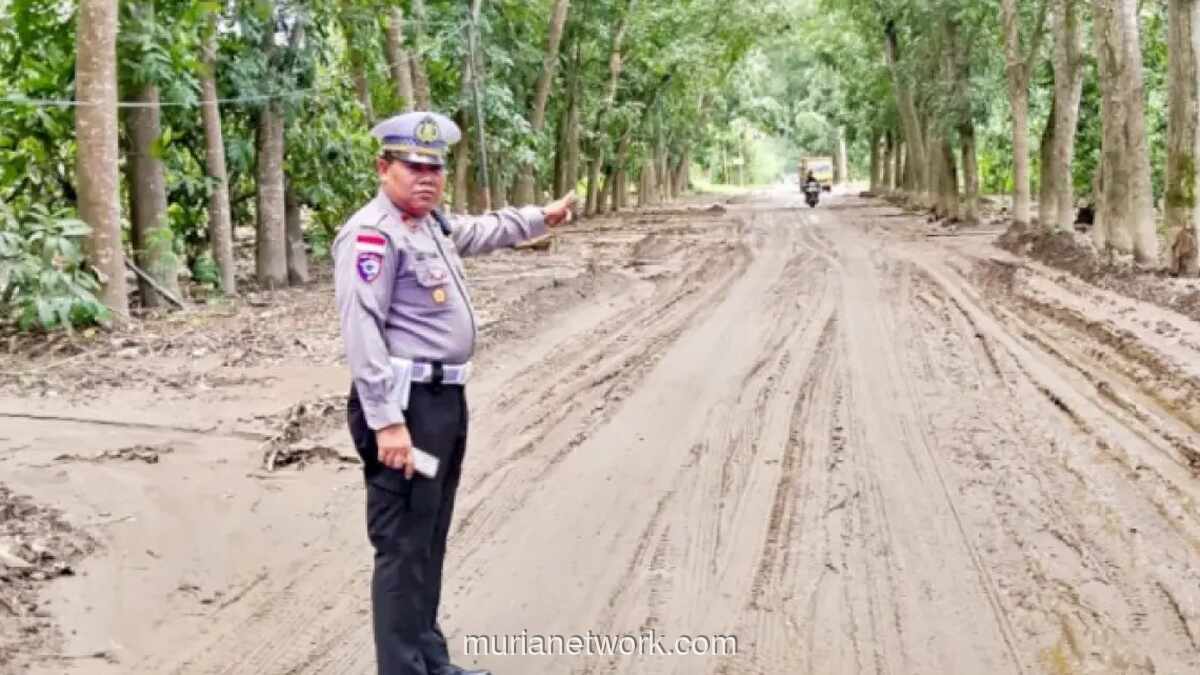 Polres Flores Timur Pastikan Jalan Trans Flores Aman Pasca-Banjir Lahar