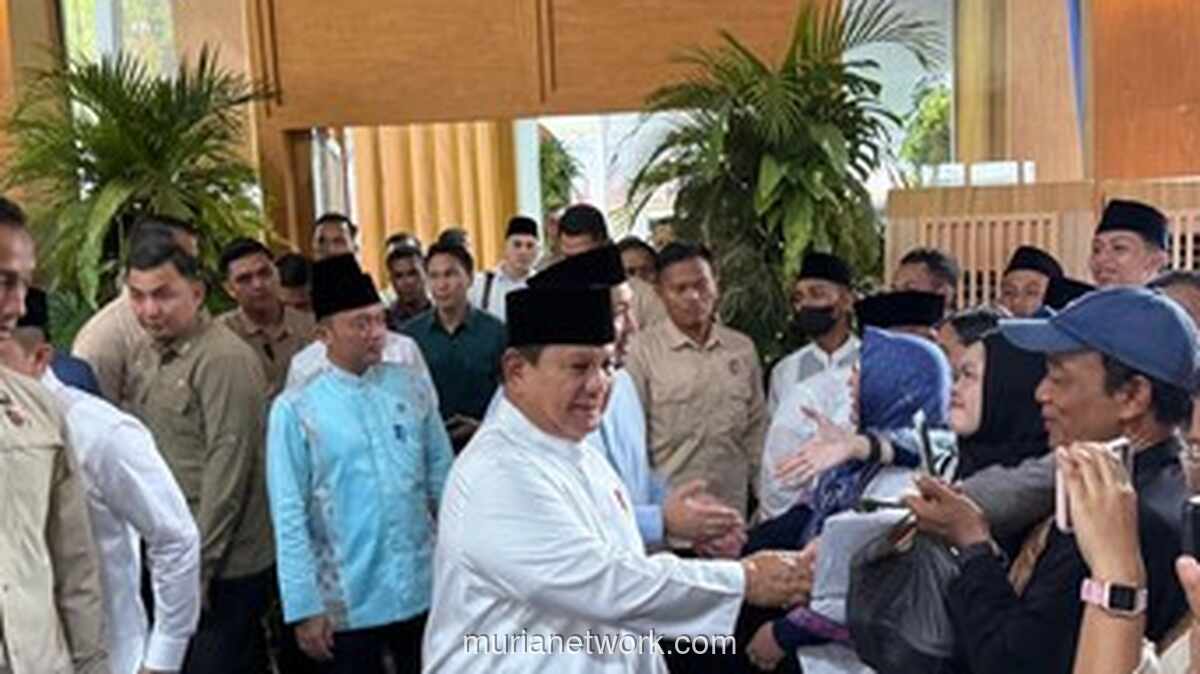Presiden Prabowo Berbaur dengan Warga di Open House Lebaran Istana Negara