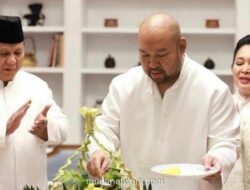 Prabowo Unggah Foto Lawas Bersama Soeharto di Momen Ulang Tahun Putra