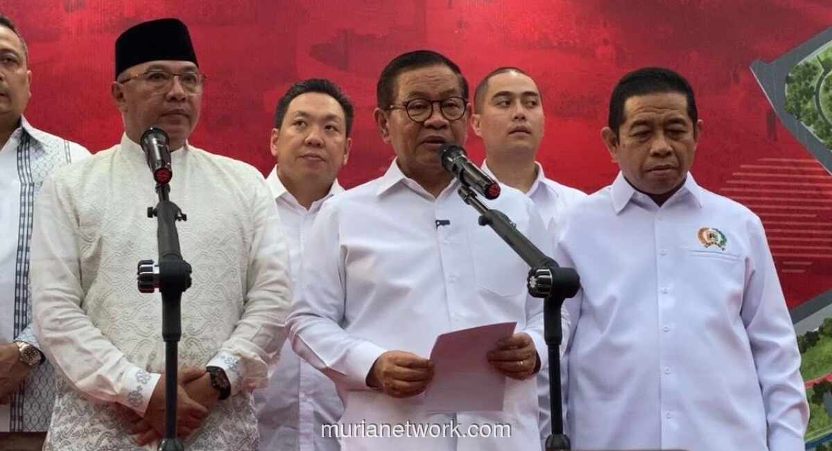 Pramono dan Megawati Resmikan Taman Bendera Pusaka di Menteng