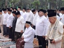 Gubernur DKI Pramono Anung dan Wapres Maruf Amin Pimpin Salat Id di Balai Kota