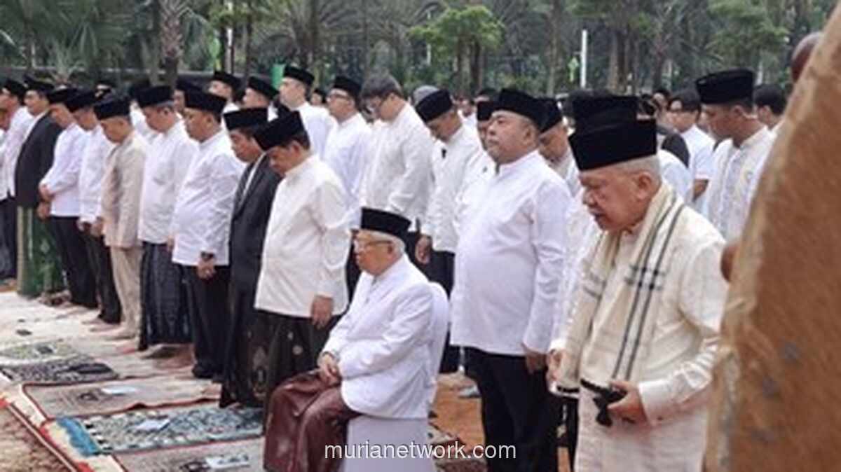 Gubernur DKI Pramono Anung dan Wapres Maruf Amin Pimpin Salat Id di Balai Kota