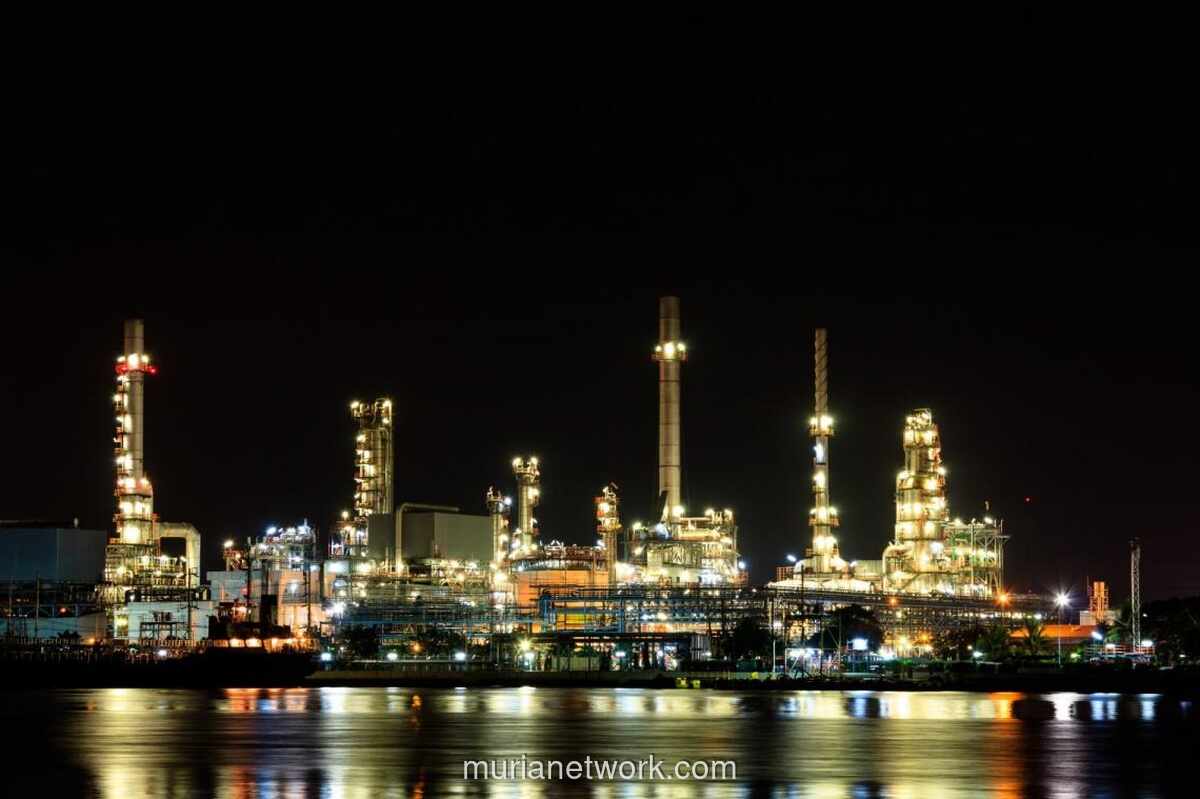 Ketegangan Hormuz dan Ancaman Perang Dorong Harga Minyak Mendekati USD100