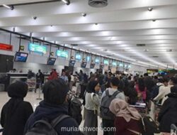 Bandara Soekarno-Hatta Ramai Penumpang Mudik Lebaran Sejak Dini Hari