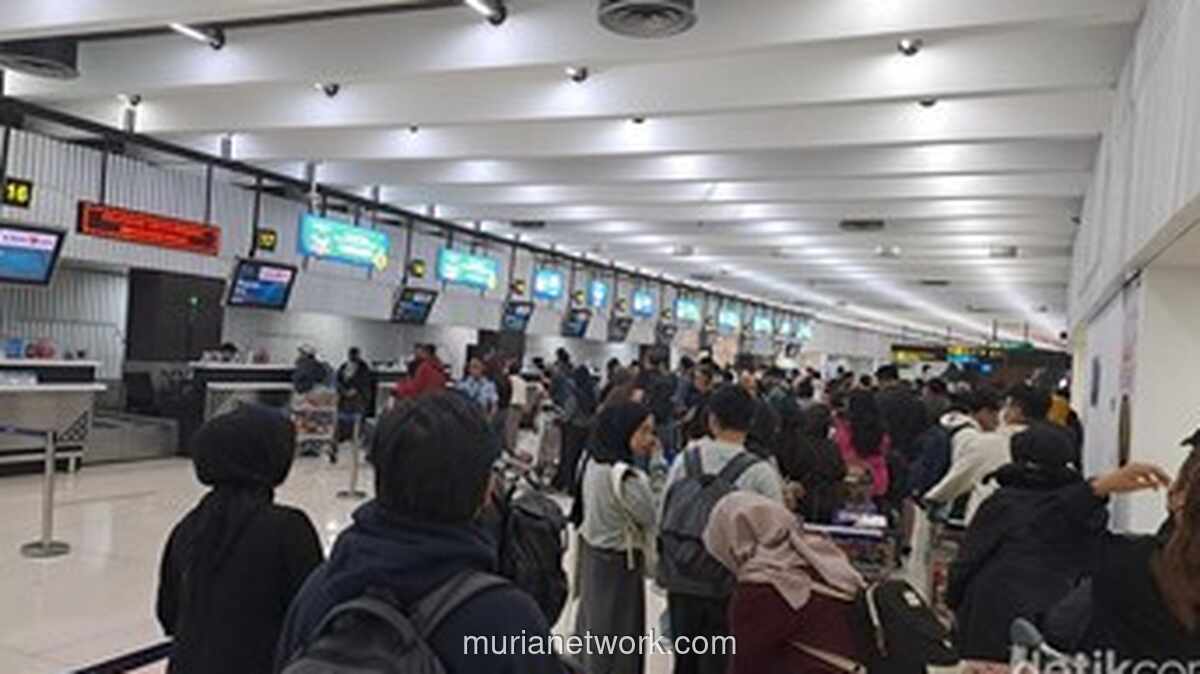 Bandara Soekarno-Hatta Ramai Penumpang Mudik Lebaran Sejak Dini Hari