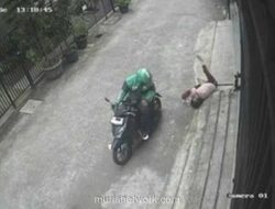 Nenek 70 Tahun Pingsan Usai Digasak Jambret, Pelaku Kembali Berpura-pura Menolong