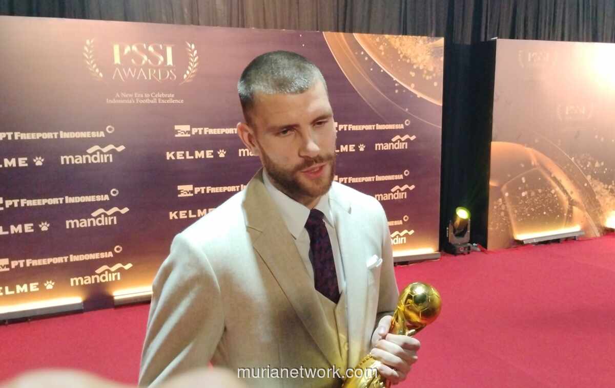 Maarten Paes Raih Kiper Terbaik PSSI Awards 2026, Tekankan Pentingnya Kerja Kolektif