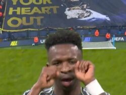 Real Madrid Hancurkan Manchester City, Vinícius Balas Sindiran Suporter