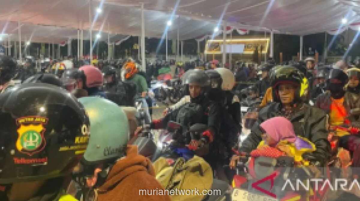 Gelombang Pemudik Motor Padati Pelabuhan Ciwandan Cilegon di H-3 Lebaran