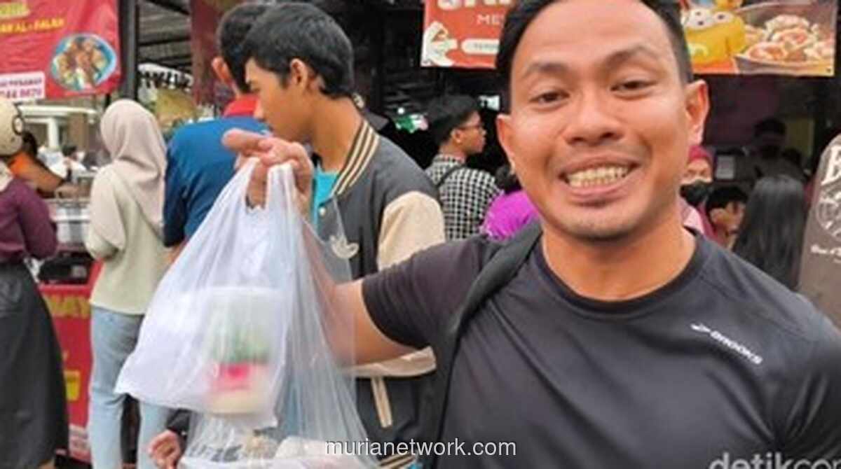 Turis Malaysia Terbang Khusus ke Jakarta untuk Ikuti Perang Takjil di Benhil