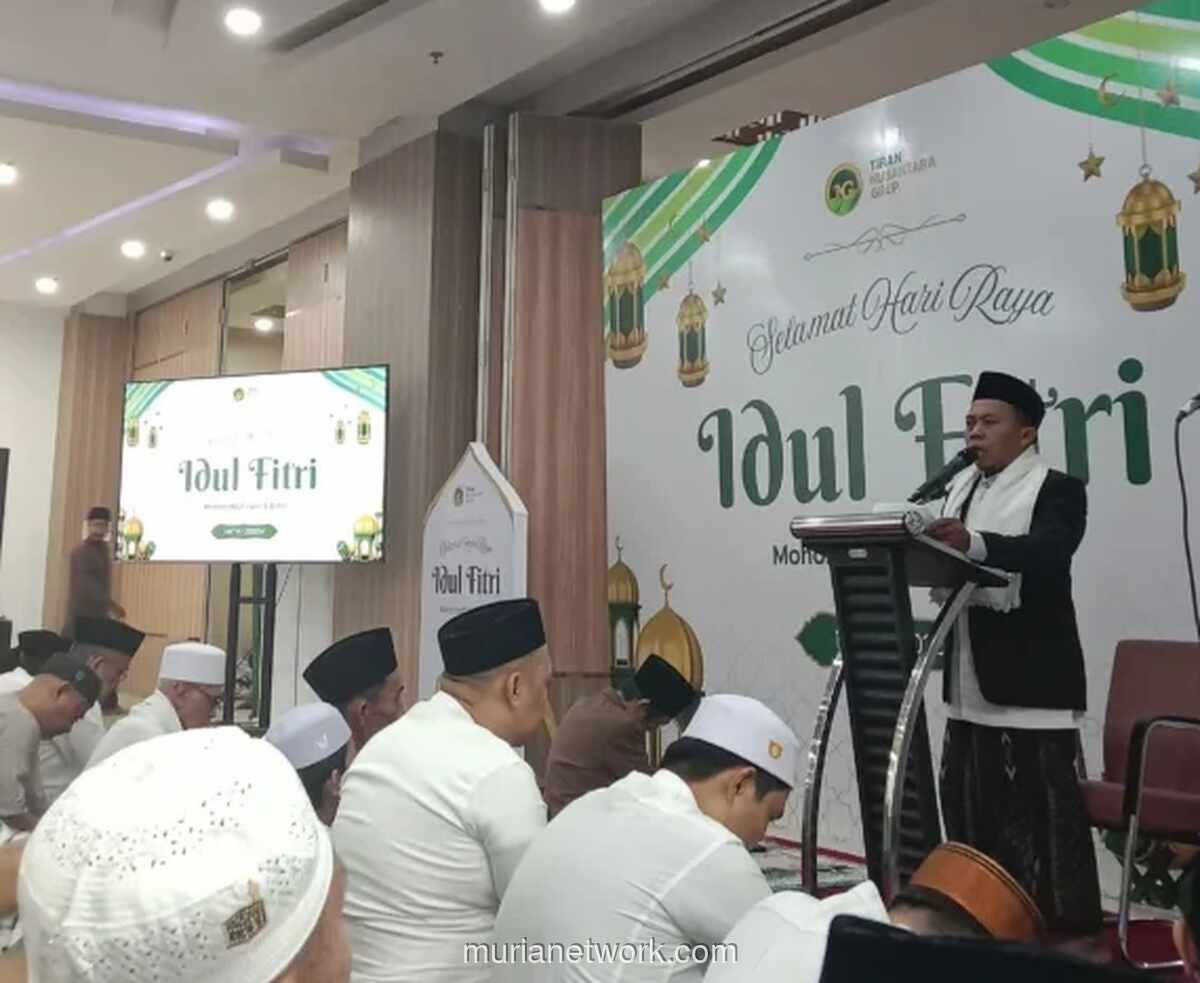 Khatib di Makassar Ingatkan Jemaah Idul Fitri untuk Berbakti kepada Orang Tua