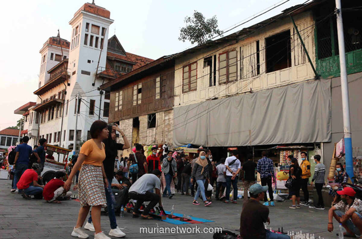 Kawasan Kota Tua Jakarta Ramai 25 Ribu Pengunjung Meski Sejumlah Museum Tutup Sementara