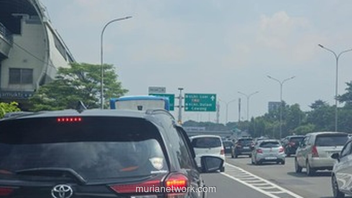 Kemacetan Panjang Landa Tol Jagorawi, Volume Kendaraan Meningkat Jadi Pemicu