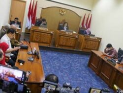 KIP Perintahkan UGM Buka Dokumen Akademik Jokowi, dengan Penyensoran