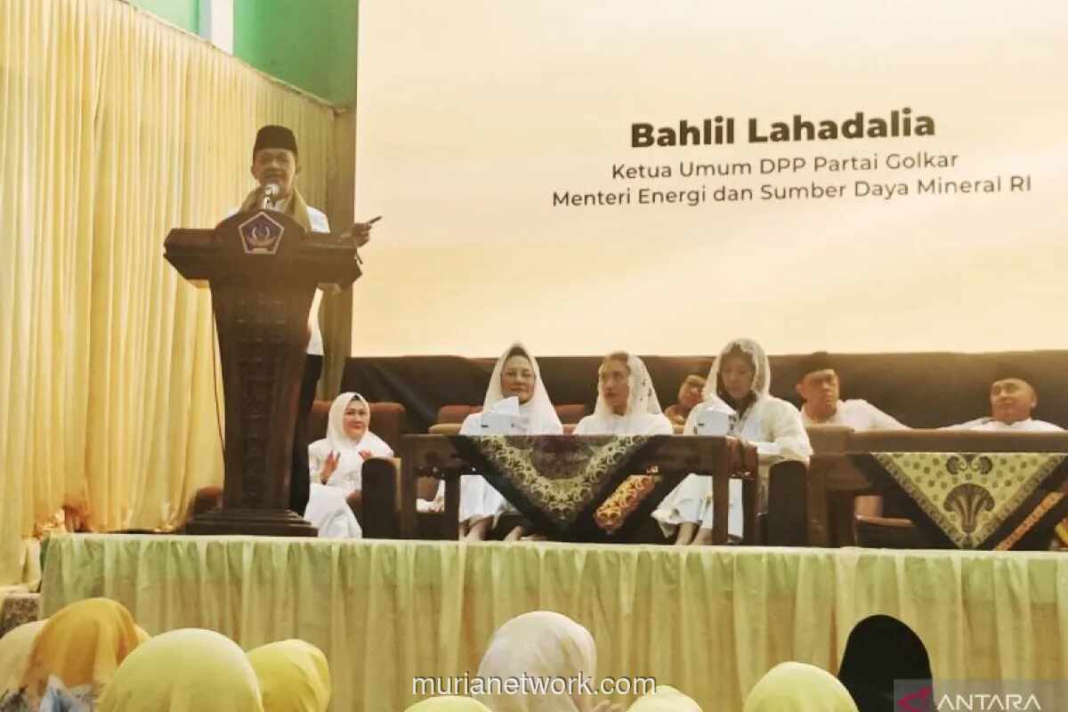 Bahlil Lahadalia Ceritakan Masa Lalu sebagai Kondektur Angkot ke Santri Sukabumi