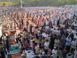 Umat Islam Serentak Gelar Salat Idul Fitri, Ini Bacaan Niat dan Tata Caranya