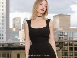 Sydney Sweeney Pamer Skill Sepak Bola di Stadion Sporting CP Usai Pertandingan