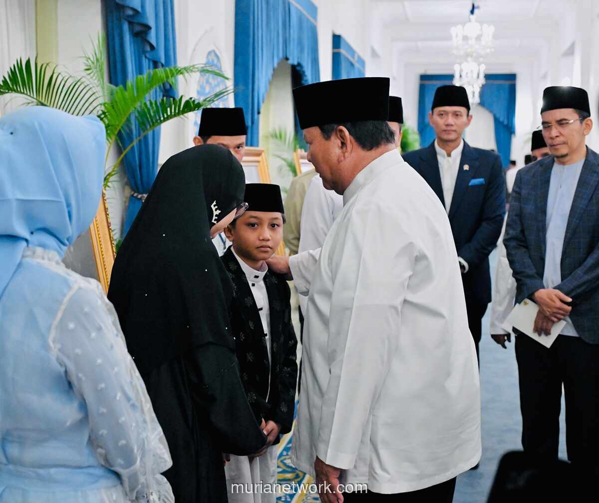 Presiden Prabowo Puji Qori Cilik dan Sambut Hangat Santri di Acara Nuzulul Quran