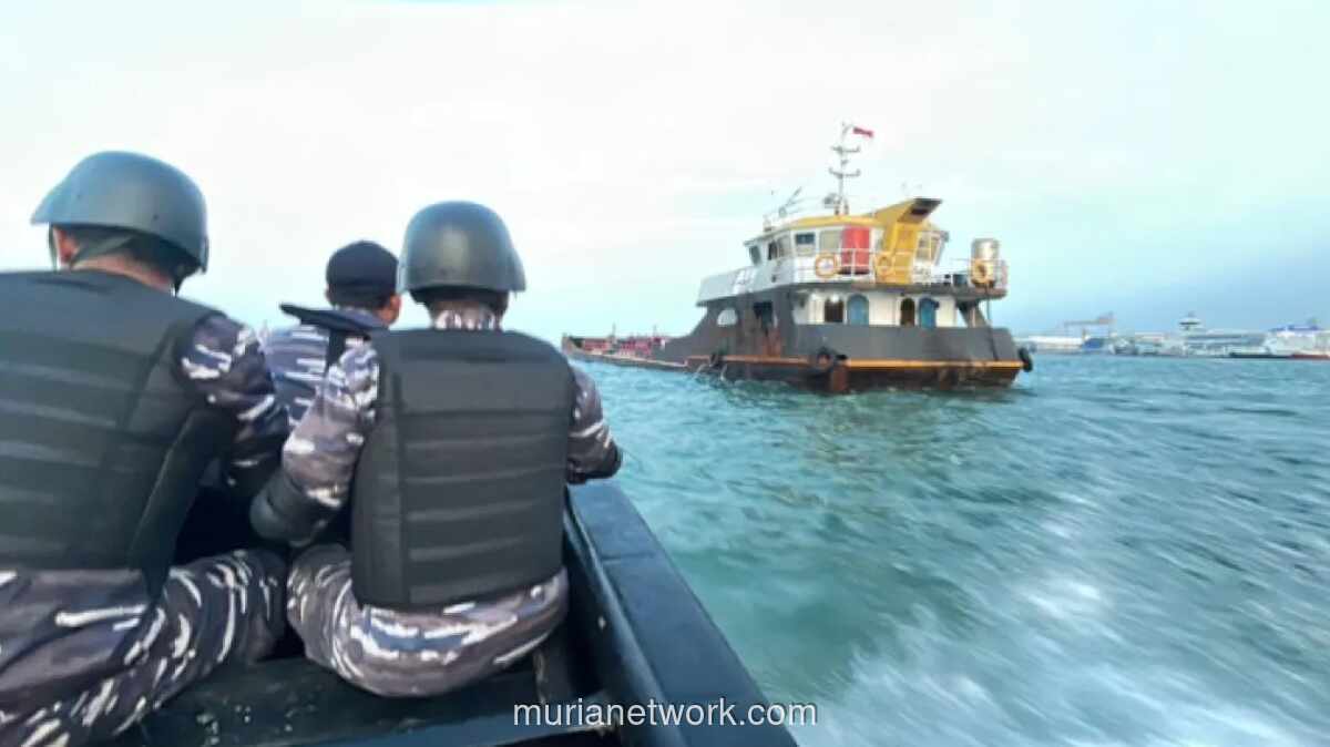 TNI AL Gagalkan Penyelundupan 380 Kiloliter Solar Industri di Perairan Surabaya