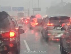 Kemacetan Parah Landa Tol Jagorawi Sore Ini, Genangan Air di Cibubur Perburuk Arus Lalu Lintas