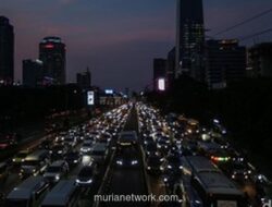 Kemacetan Parah Landa Tol Jakarta-Tangerang, Perjalanan 35 Menit Membengkak Jadi 3 Jam