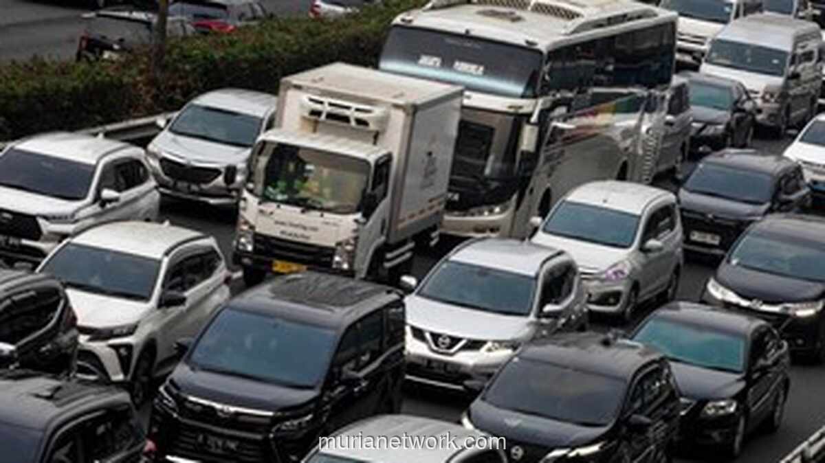 Macet Parah, Jasa Marga Terapkan Contraflow di Tol Jakarta-Cikampek