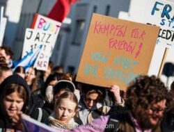 Ribuan Pemuda Jerman Turun ke Jerman Tolak Wacana Wajib Militer