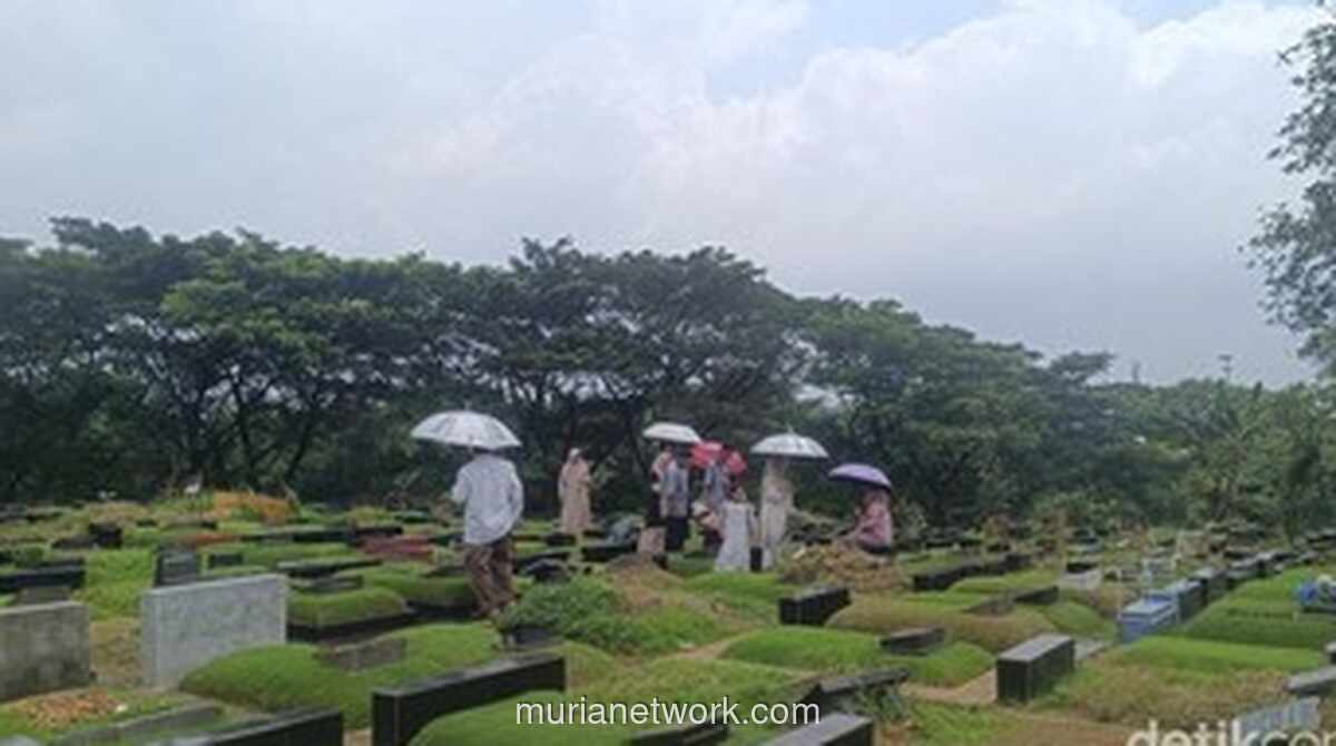 Ribuan Peziarah Padati TPU Tanah Kusir Usai Salat Idul Fitri