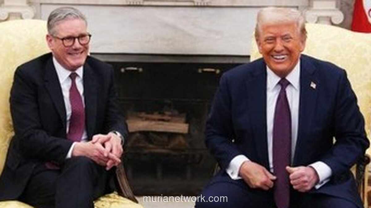 Trump Bagikan Video Sketsa yang Perlihatkan PM Inggris Starmer Ketakutan Terima Teleponnya