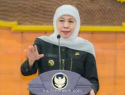 Gubernur Jatim Khofifah Minta Pengibaran Bendera Setengah Tiang untuk Wafatnya Try Sutrisno