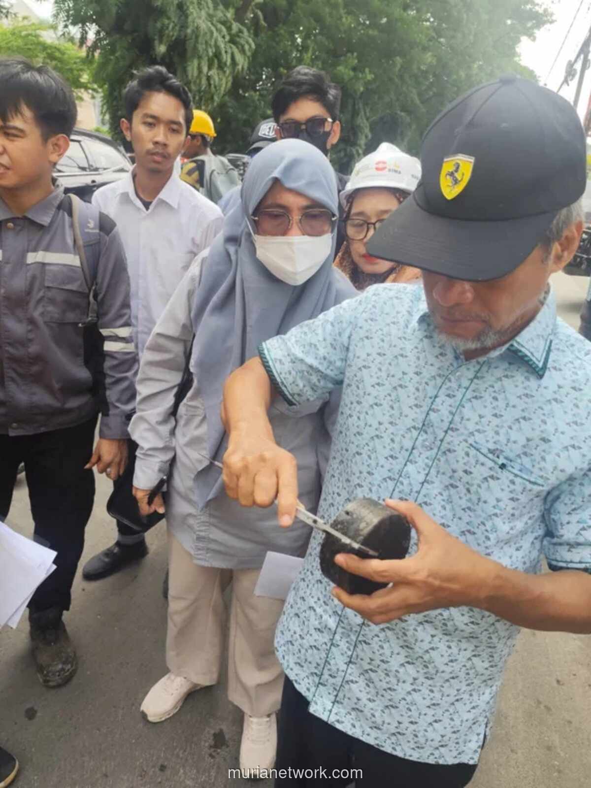 DPRD Sulsel dan Tim Teknis Temukan Ketebalan Aspal Jalan Hertasning Sesuai Standar