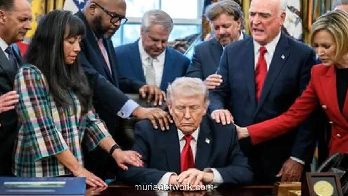 Video Doa Trump Bersama Pendeta di Ruang Oval Viral di Tengah Ketegangan AS-Israel-Iran