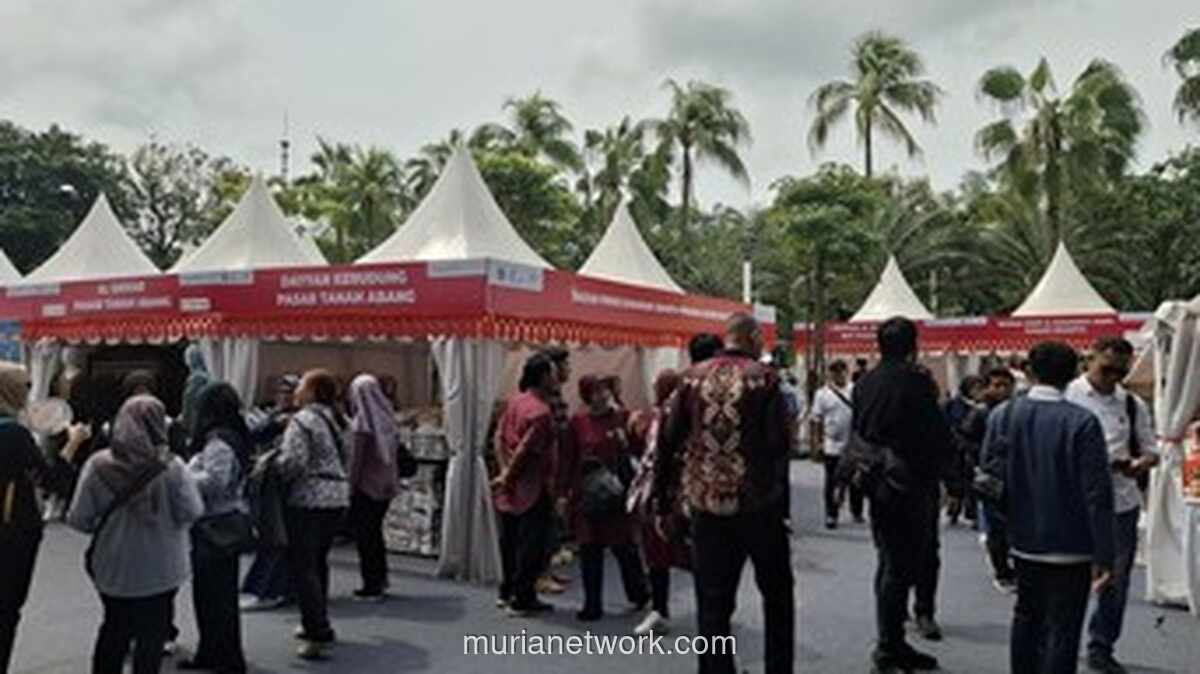 Bazar Ramadan Pasar Jaya di Balai Kota Ramai Dikunjungi, Warga Puas Harga Murah
