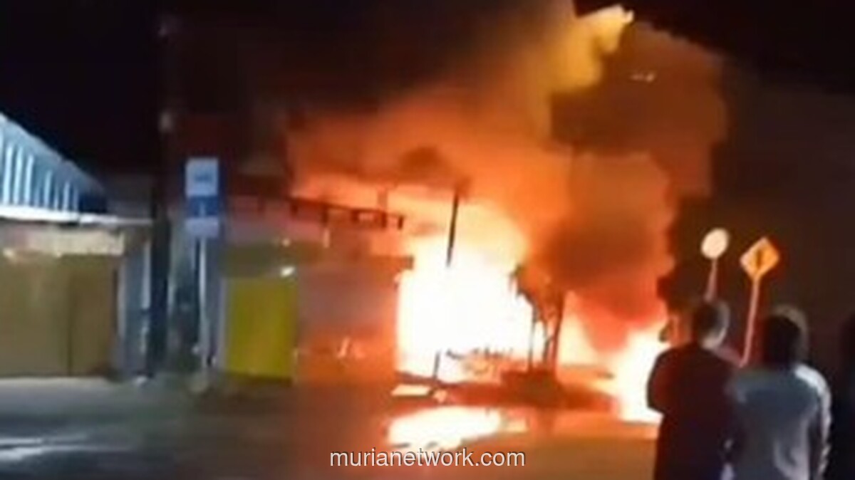 Dua Korban Bacokan Saat Sahur Keliling Picu Aksi Pembakaran Rumah di Gresik