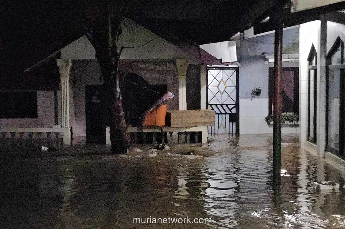 Banjir Rendam Permukiman di Pekayon Saat Idulfitri, Warga Mengungsi