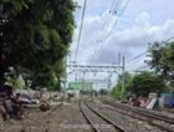 Prabowo Janjikan Rusun untuk Warga Bantaran Rel Senen, DKI Dukung Penuh