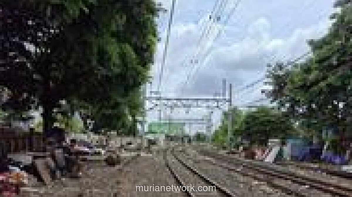 Prabowo Janjikan Rusun untuk Warga Bantaran Rel Senen, DKI Dukung Penuh