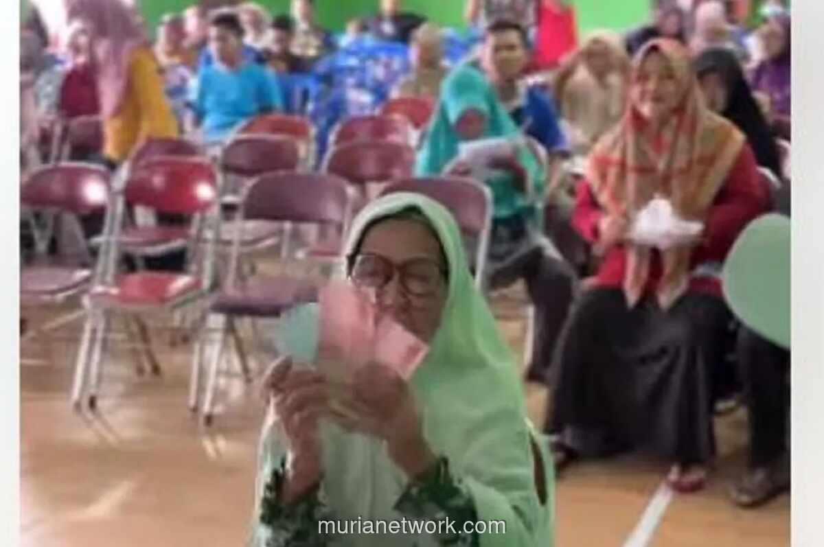 Seluruh Warga Desa Wunut Klaten Terima THR Rp250 Ribu per Orang dari Hasil BUMDes