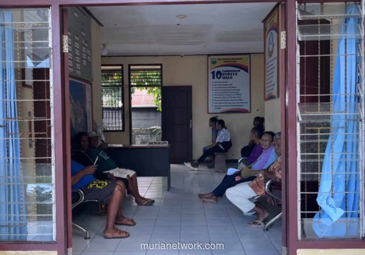 1.461 Warga Manokwari Terima Bantuan Pangan Tahap Kedua dari Bulog