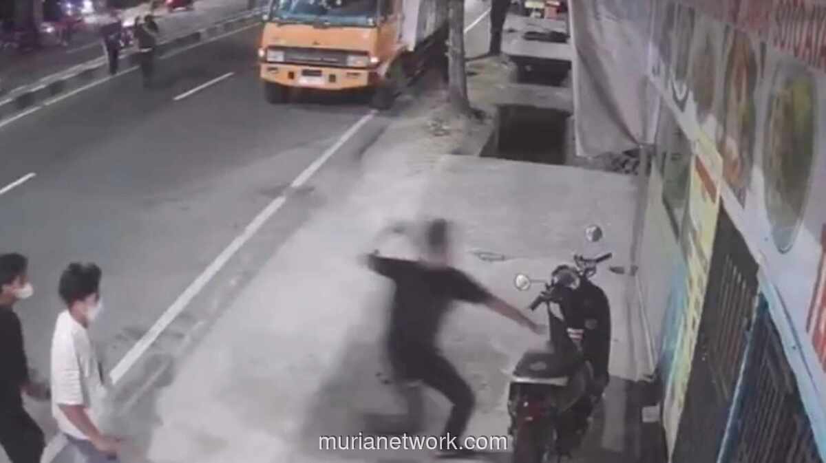 Geng Motor Bersenjata Samurai Teror Warung di Maros Dini Hari