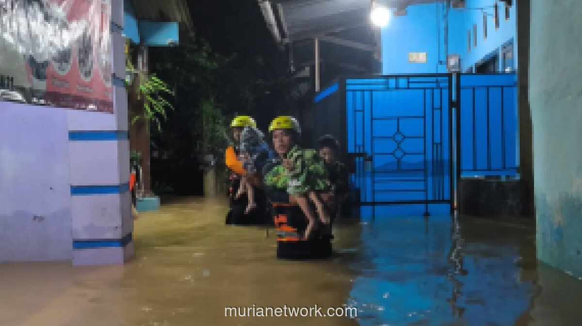 Tim SAR Evakuasi 109 Warga Terdampak Banjir Bandar Lampung
