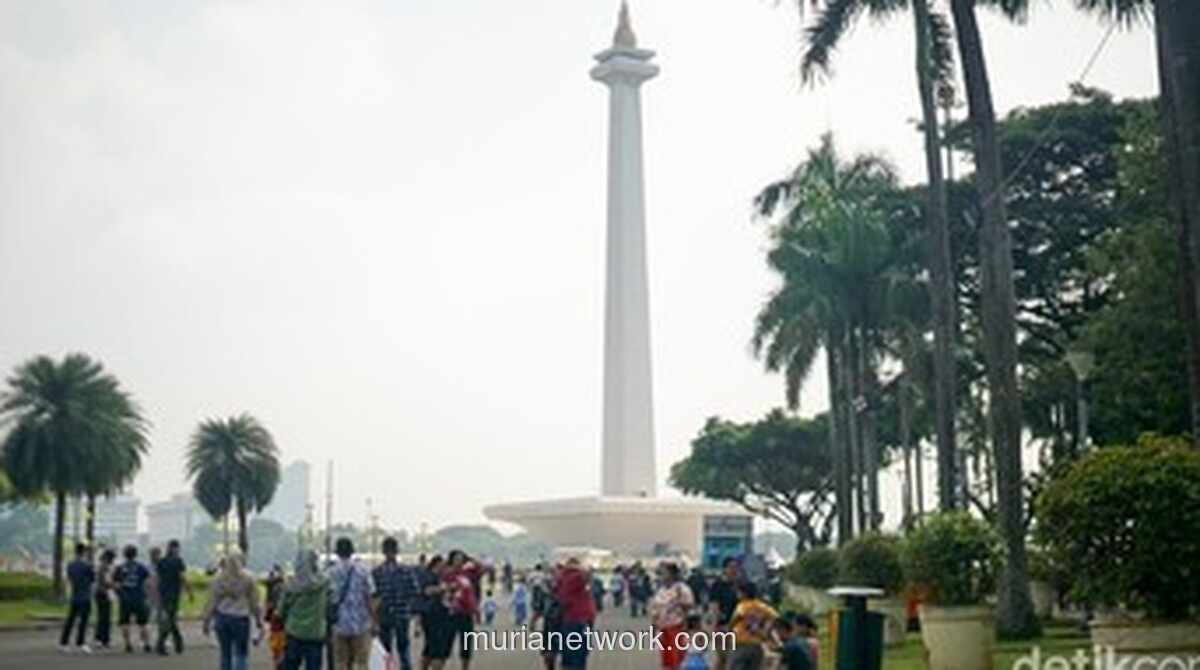 Lebih dari 2.500 Pengunjung Padati Kawasan Monas Saat Libur Jumat Agung