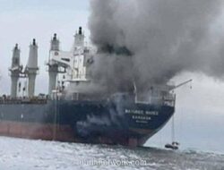 Iran Tutup Selat Hormuz, Dua Kapal Diserang di Jalur Strategis Minyak Dunia