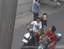 Polisi Selidiki Penyiraman Air Keras ke Pengendara Motor Listrik di Cengkareng