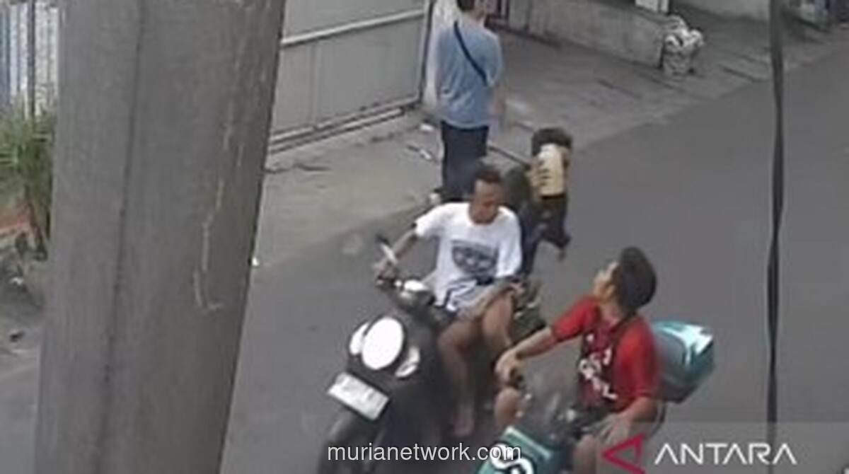 Polisi Selidiki Penyiraman Air Keras ke Pengendara Motor Listrik di Cengkareng