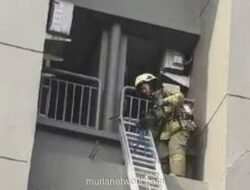 Kebakaran Apartemen di Tanjung Duren, 22 Mobil Damkar dan 110 Personel Dikerahkan